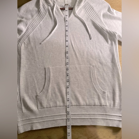 Athleta Evergreen Hoodie Neutral White Grey Sweater Pullover Sz XS - Picture 9 of 13